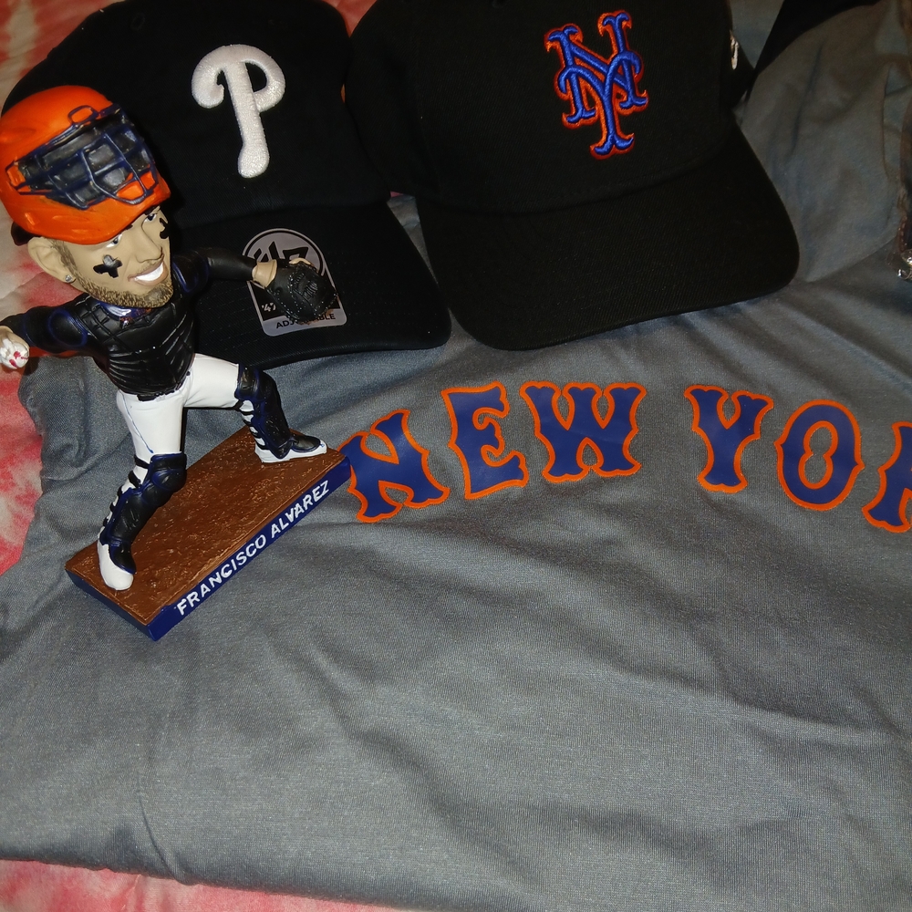 New York Graphic Tee and Baseball Caps